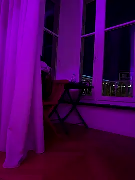 Pia July  online show from November 6, 2025, 5:36 pm