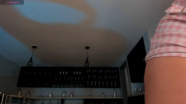 AbellaCroft online show from October 21, 2025, 12:17 pm