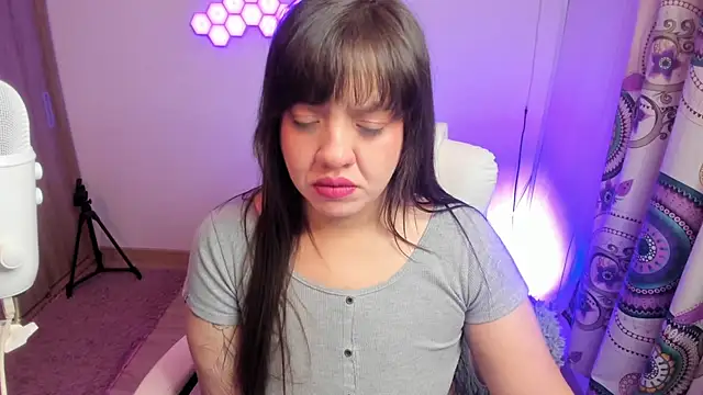 Snapshot of sophia_grants chatting on October 28, 2025, 6:06 am sophia grants online show from October 28, 2025, 6:06 am