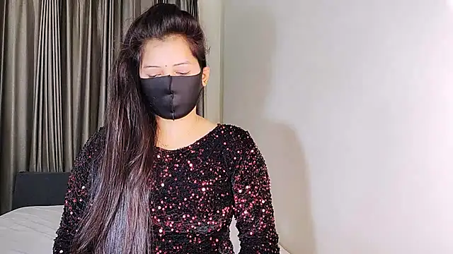 YourLovelyQueen online show from December 14, 2024, 8:29 pm