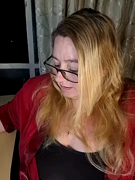 Snapshot of Iceprincess2bad4u chatting on February 16, 2026, 6:15 pm Iceprincess2bad4u online show from February 16, 2026, 6:15 pm