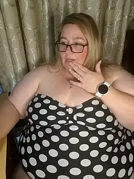 Snapshot of Iceprincess2bad4u chatting on February 23, 2026, 6:16 pm Iceprincess2bad4u online show from February 23, 2026, 6:16 pm