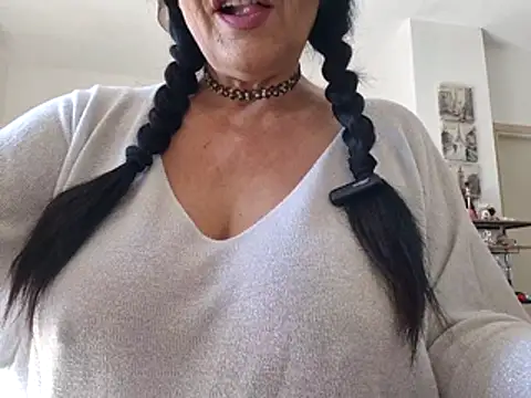 Snapshot of La_Vedova_Allegra chatting on April 19, 2026, 7:51 am La Vedova Allegra online show from April 19, 2026, 7:51 am