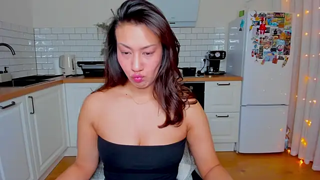 Snapshot of FieryHeart chatting on February 5, 2026, 5:17 pm FieryHeart online show from February 5, 2026, 5:17 pm