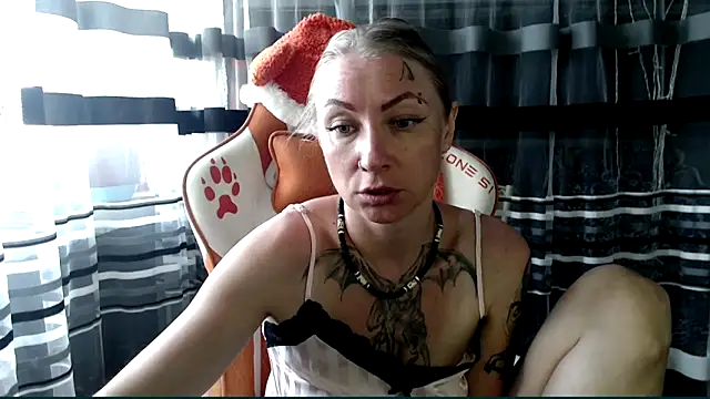 cold lollipop online show from April 13, 2026, 6:52 am