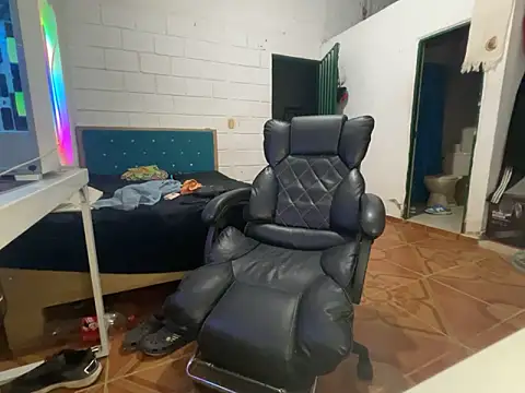 Max TheHorseDick online show from April 9, 2026, 4:45 am