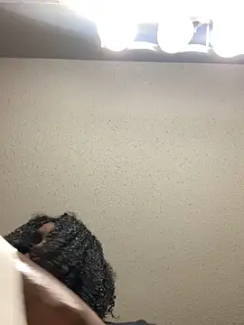 Foreignthababyy online show from November 18, 2025, 3:16 pm