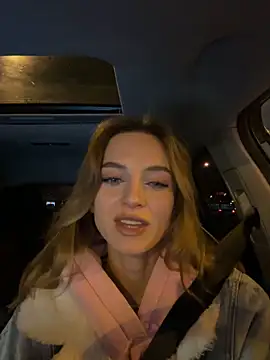 Snapshot of -AngelAri- chatting on November 10, 2025, 9:03 pm -AngelAri- online show from November 10, 2025, 9:03 pm