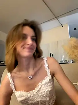 Snapshot of -AngelAri- chatting on November 15, 2025, 9:11 pm -AngelAri- online show from November 15, 2025, 9:11 pm