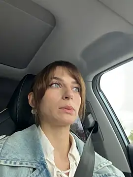 -AngelAri- online show from July 5, 2026, 9:16 am