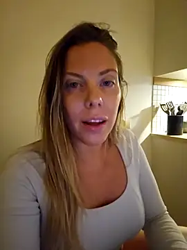 novaforyou1 online show from February 20, 2025, 3:52 pm