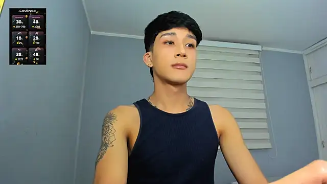 Snapshot of tom_Howard chatting on January 5, 2026, 10:02 pm tom Howard online show from January 5, 2026, 10:02 pm