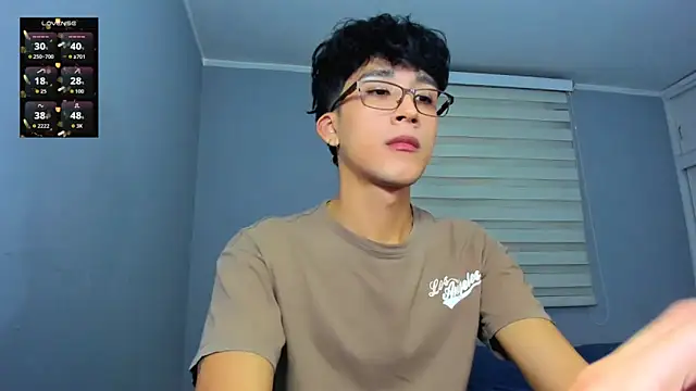 Snapshot of tom_Howard chatting on February 10, 2026, 1:21 am tom Howard online show from February 10, 2026, 1:21 am