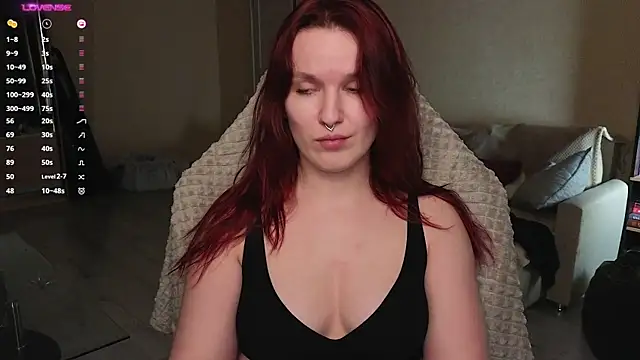 Snapshot of Val_lava chatting on February 5, 2026, 8:13 pm Val lava online show from February 5, 2026, 8:13 pm