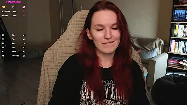 Snapshot of Val_lava chatting on February 19, 2026, 8:49 pm Val lava online show from February 19, 2026, 8:49 pm