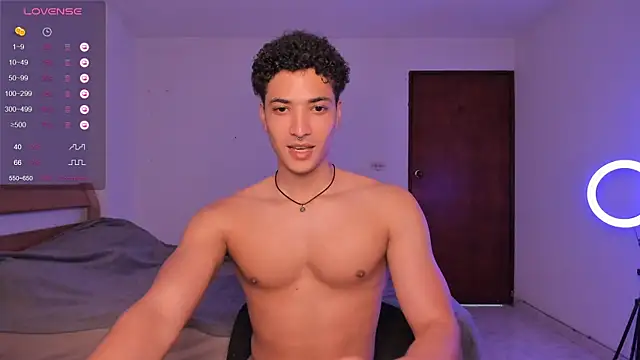 Snapshot of MitchellXD chatting on January 2, 2025, 9:39 pm MitchellXD online show from January 2, 2025, 9:39 pm