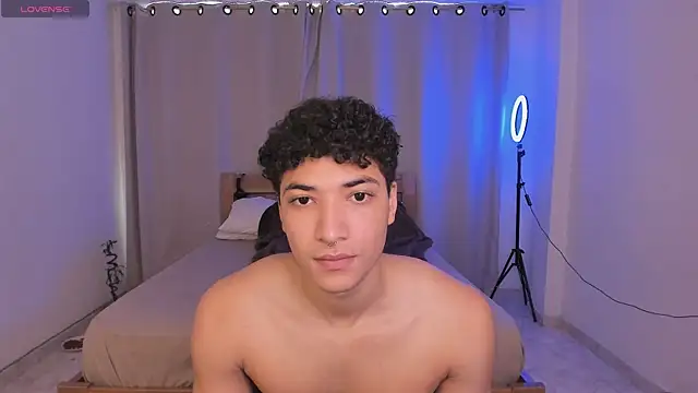 Snapshot of MitchellXD chatting on February 18, 2025, 3:10 pm MitchellXD online show from February 18, 2025, 3:10 pm