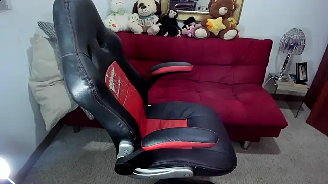 NicolettColin online show from December 3, 2024, 10:51 pm