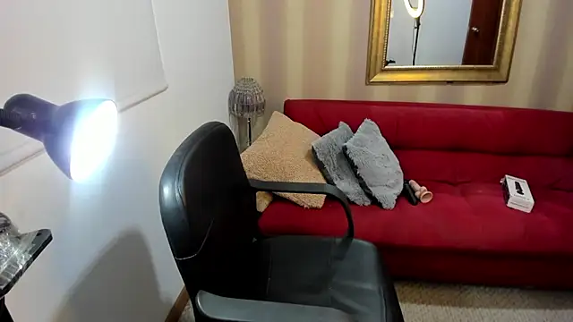 Snapshot of NicolettColin chatting on February 22, 2026, 5:33 pm NicolettColin online show from February 22, 2026, 5:33 pm