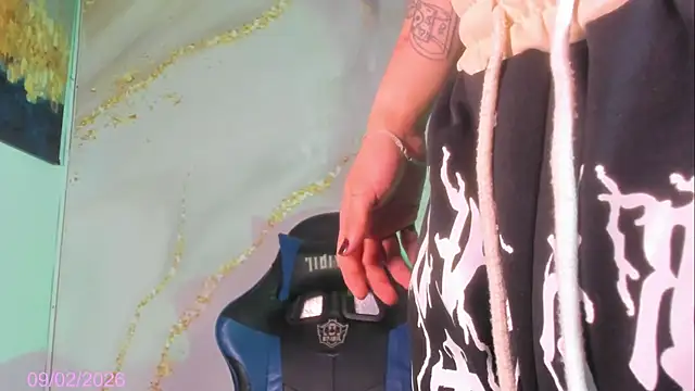 Snapshot of DOLL_LUCIANA_ chatting on February 9, 2026, 9:08 pm DOLL LUCIANA online show from February 9, 2026, 9:08 pm