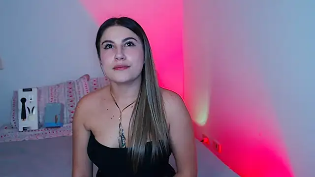 Snapshot of amelie_collins chatting on February 8, 2025, 3:30 am amelie collins online show from February 8, 2025, 3:30 am