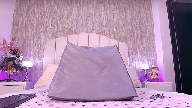 Snapshot of raven_lilith_ chatting on December 17, 2025, 3:12 am raven lilith online show from December 17, 2025, 3:12 am