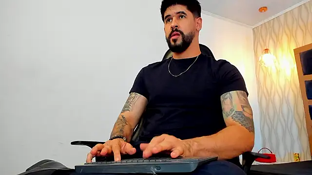 Snapshot of Petesevans chatting on February 6, 2026, 11:19 pm Petesevans online show from February 6, 2026, 11:19 pm