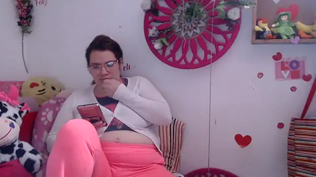 karlythothxh online show from September 8, 2025, 5:12 pm