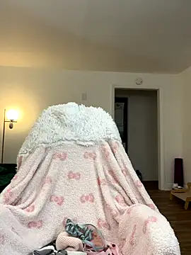 mochamimi online show from November 23, 2025, 9:58 pm