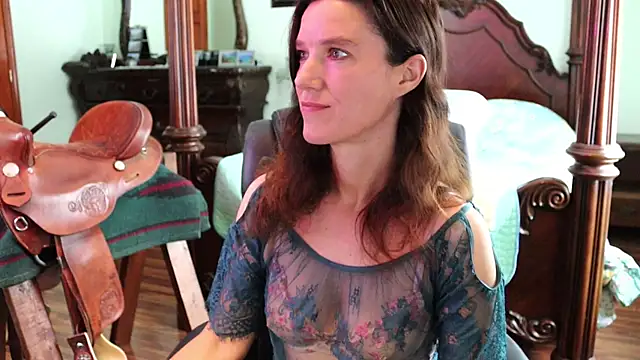 thornburyrose online show from November 29, 2025, 7:06 pm