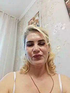 Snapshot of JennyOMay chatting on June 2, 2026, 5:09 am JennyOMay online show from June 2, 2026, 5:09 am