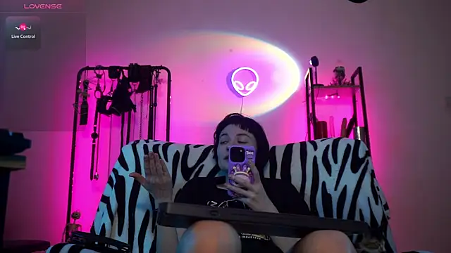 CyberXGoddess online show from December 3, 2025, 2:19 am