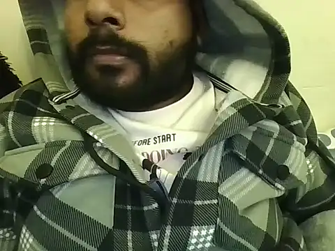 Snapshot of SHENOY3 chatting on January 9, 2025, 2:22 am SHENOY3 online show from January 9, 2025, 2:22 am