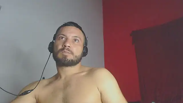 Snapshot of body_x29 chatting on December 24, 2024, 10:01 am body x29 online show from December 24, 2024, 10:01 am