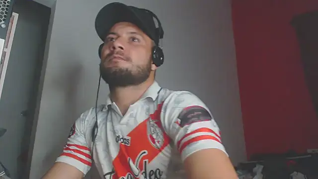 Snapshot of body_x29 chatting on February 7, 2025, 8:44 am body x29 online show from February 7, 2025, 8:44 am