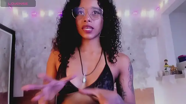 kelly thomson online show from February 4, 2025, 9:20 pm