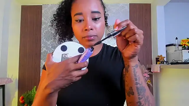 kelly thomson online show from November 6, 2025, 10:54 pm