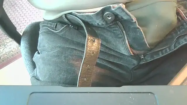 Snapshot of Tallmature6 chatting on February 3, 2026, 12:32 pm Tallmature6 online show from February 3, 2026, 12:32 pm