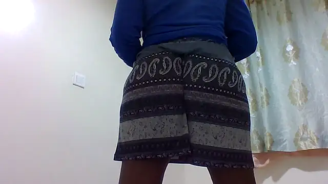 sweetelle09 online show from June 15, 2026, 4:58 am