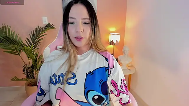 Snapshot of HannaMiller_1 chatting on January 10, 2026, 7:32 am HannaMiller 1 online show from January 10, 2026, 7:32 am