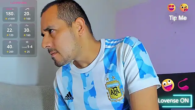 jhonyalzate2 online show from January 12, 2025, 12:44 pm