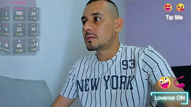 jhonyalzate2 online show from January 15, 2025, 1:12 am