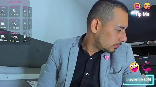 jhonyalzate2 online show from January 24, 2025, 2:18 am