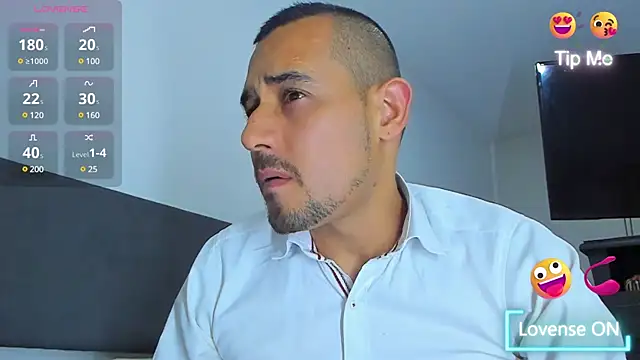 jhonyalzate2 online show from February 18, 2025, 2:59 am