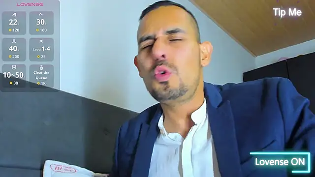 jhonyalzate2 online show from October 18, 2025, 3:20 am