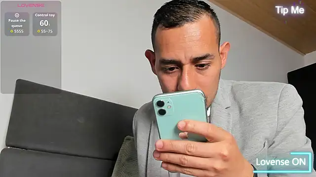 jhonyalzate2 online show from July 3, 2026, 2:07 am