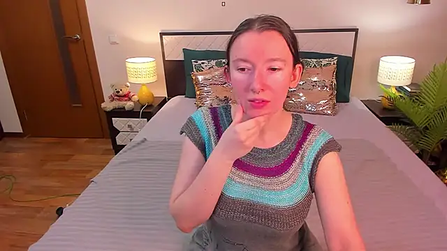CatherineWalls online show from May 22, 2026, 6:31 am
