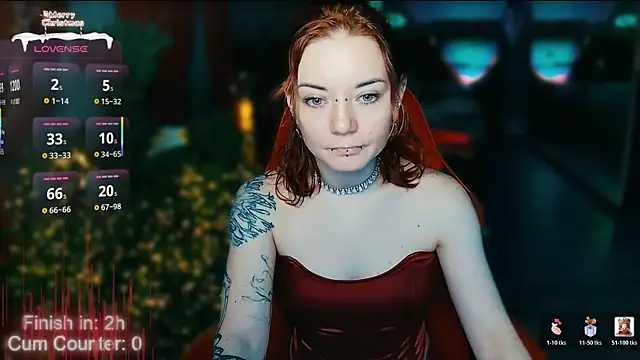 Snapshot of MaxPhoenixx chatting on December 21, 2025, 6:04 pm MaxPhoenixx online show from December 21, 2025, 6:04 pm