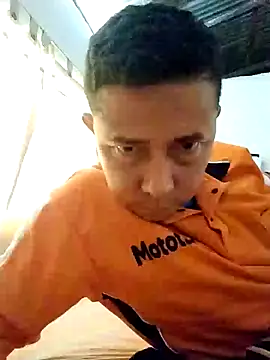 Snapshot of Lachuchaenlacara1988 chatting on February 8, 2025, 4:04 pm Lachuchaenlacara1988 online show from February 8, 2025, 4:04 pm