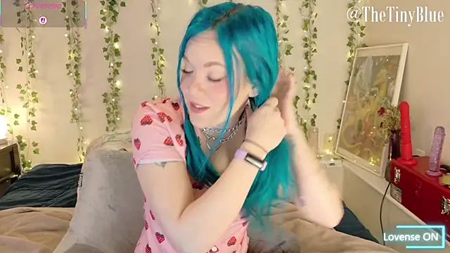 thetinyblue online show from January 7, 2026, 5:37 pm